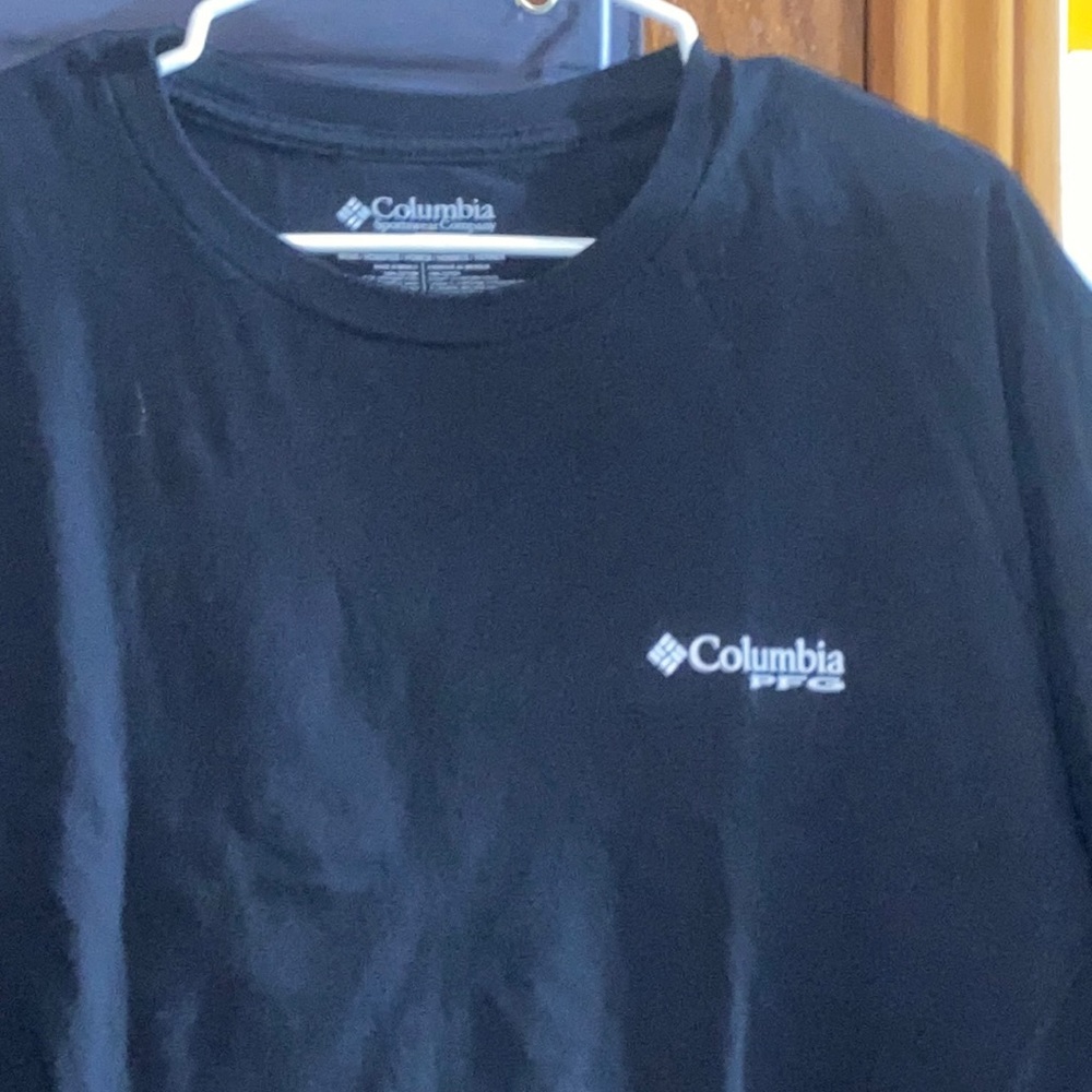 Men’s Columbia PFG black tee